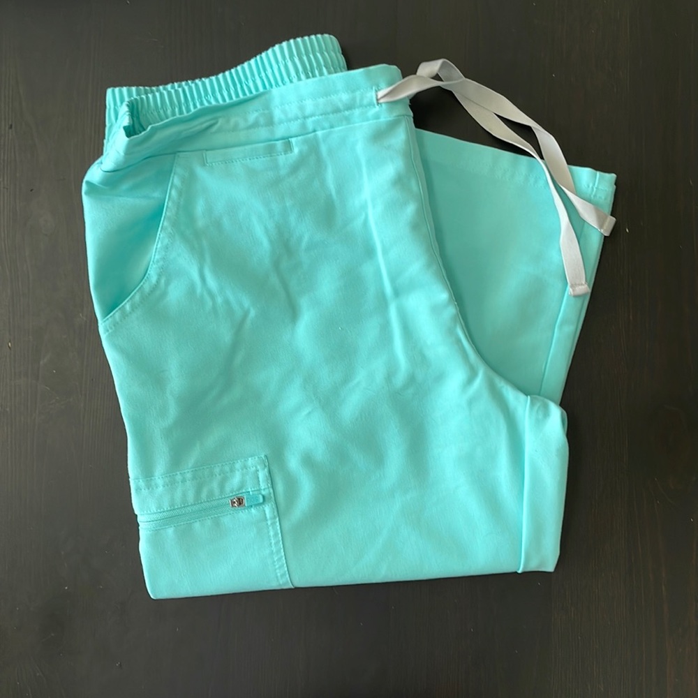 Figs yola skinny scrub pant- limited edition color!!